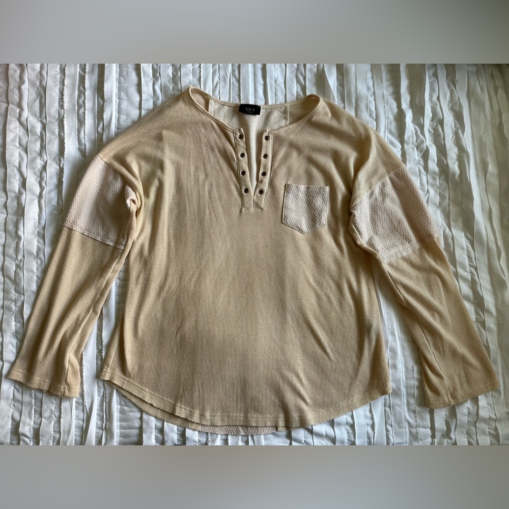 Vici Collection waffle knit Henley size L